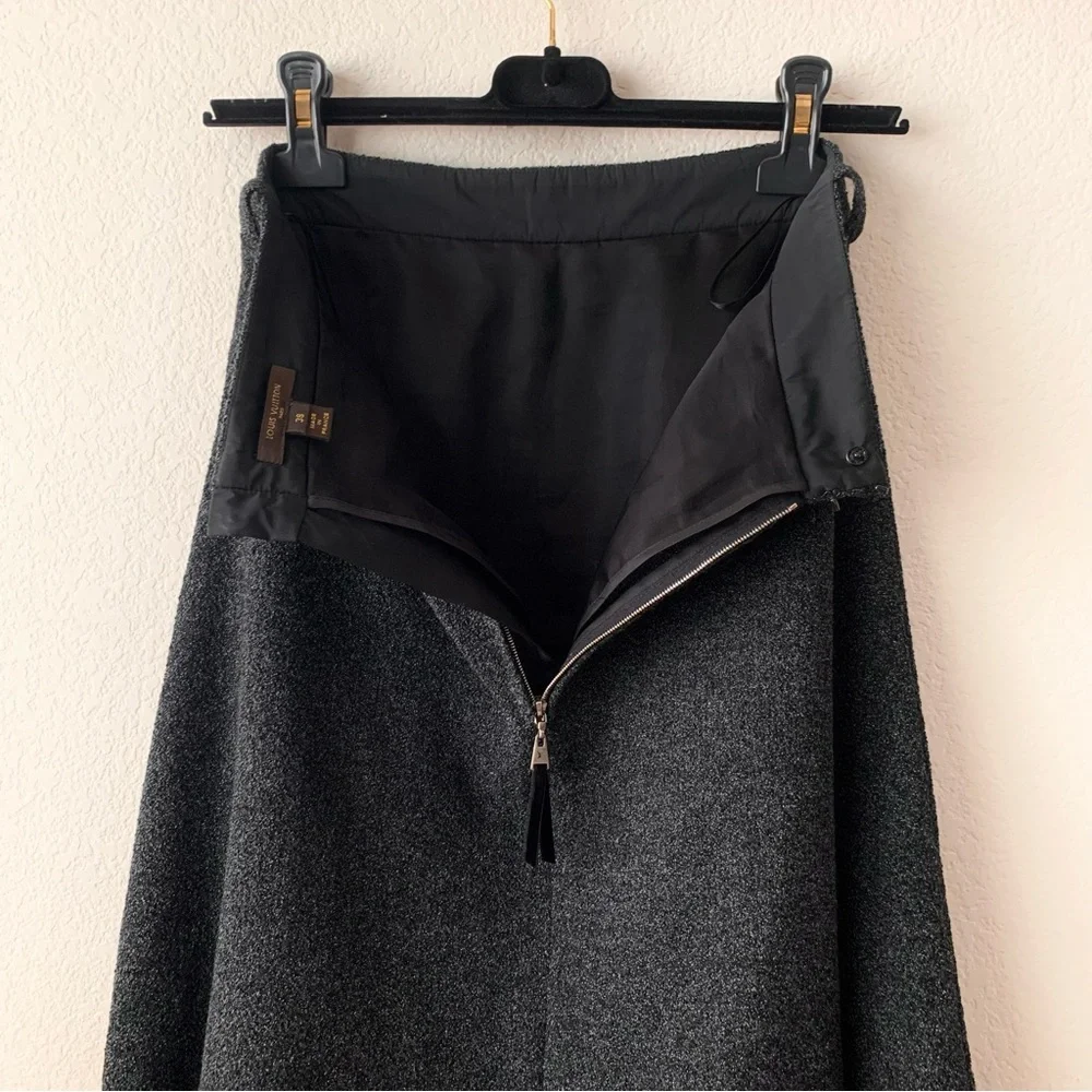 Louis Vuitton wool blend knit flare skirt